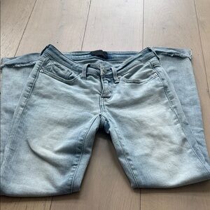 Buckle Women's Light Wash Skinny Jeans